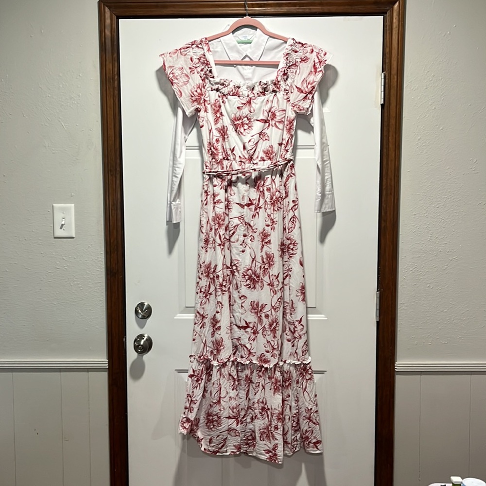 Julia Jordan Size 6 Medium Maxi dress Red and white Floral print on off shoulder